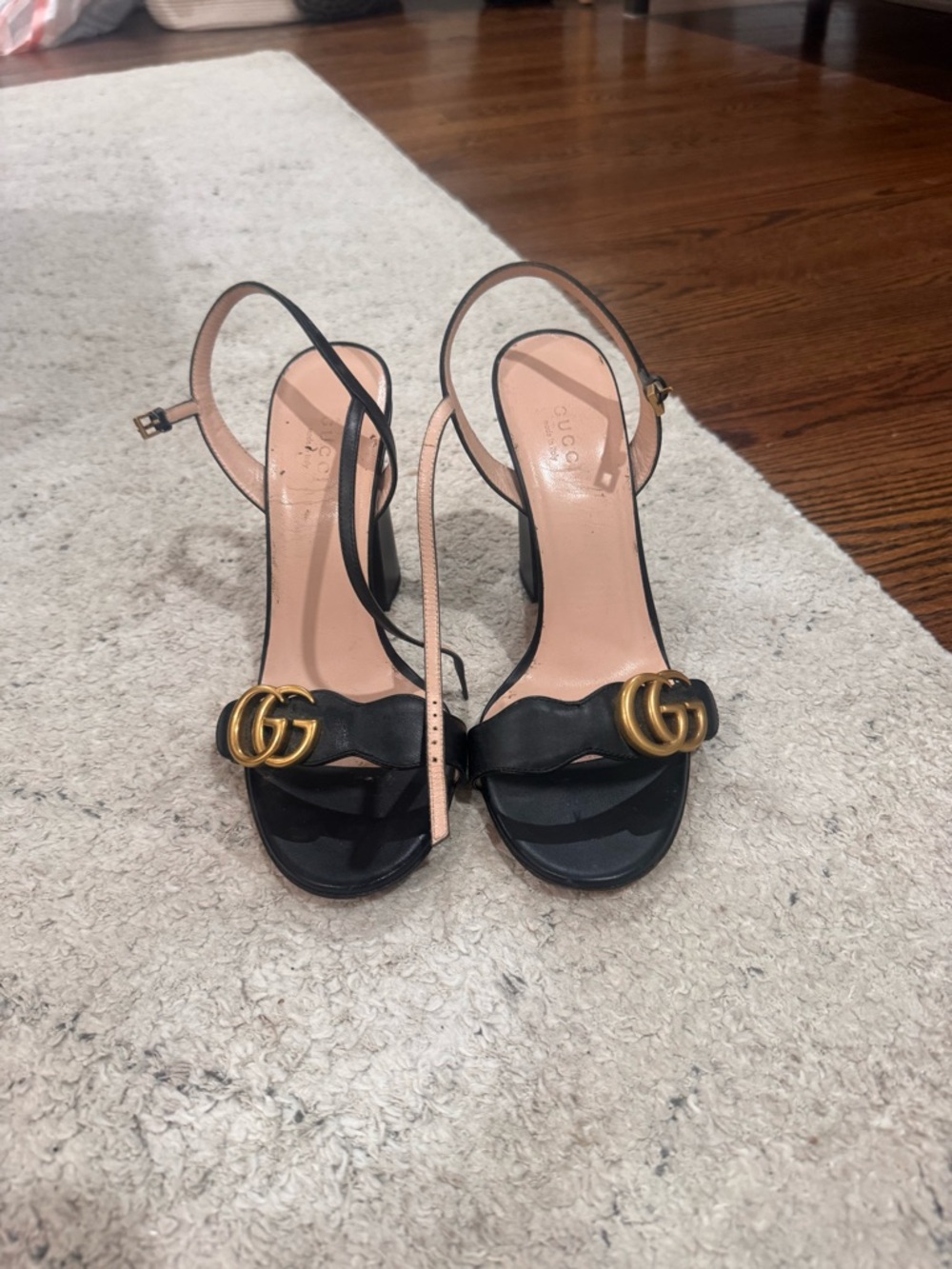 Gucci Black Leather Gold GG Block Heel Sandals - Picture 4 of 4